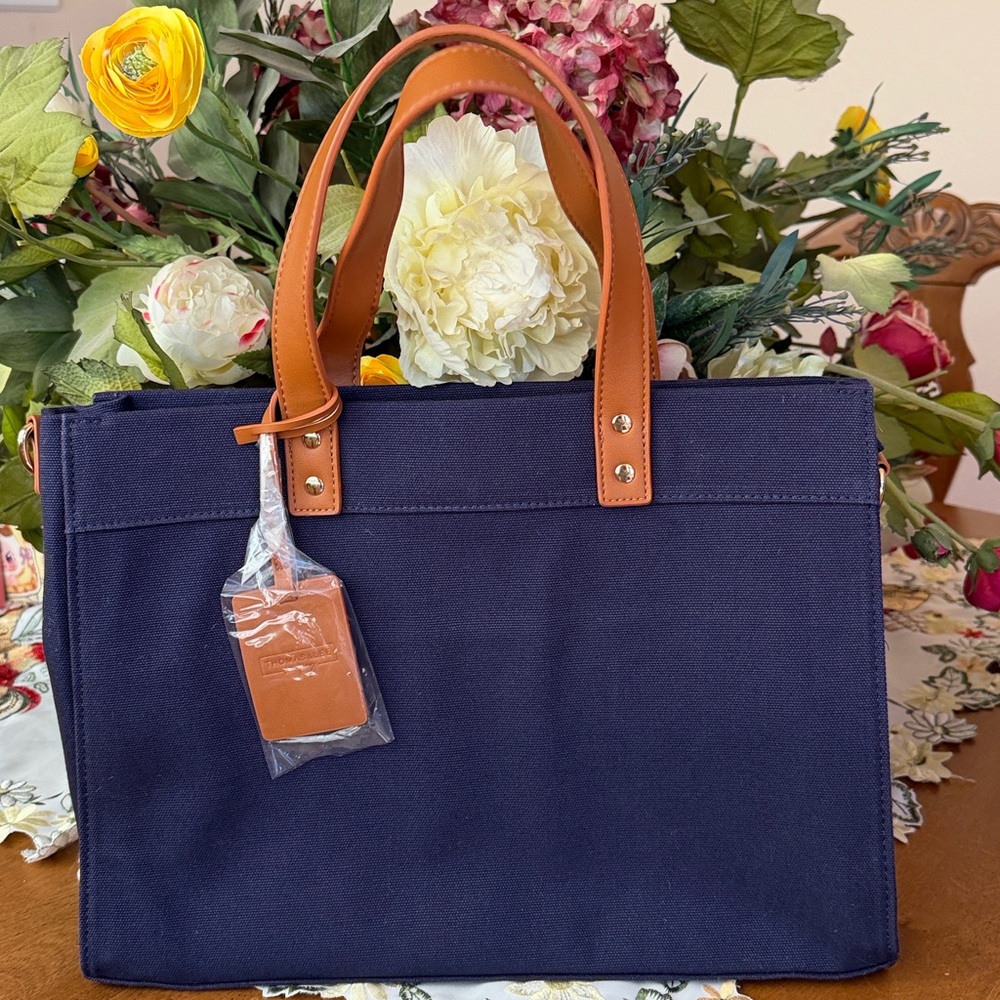💙 THOMAS & LEE CANVAS TOTE 💙